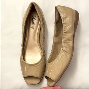 Trotters nude patent wrinkle flats.  New